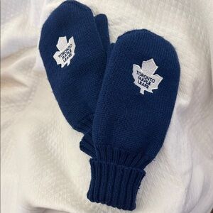Vintage Toronto Maple Leafs Knit Mittens 11-Point Logo 1980s/90s NHL Never worn